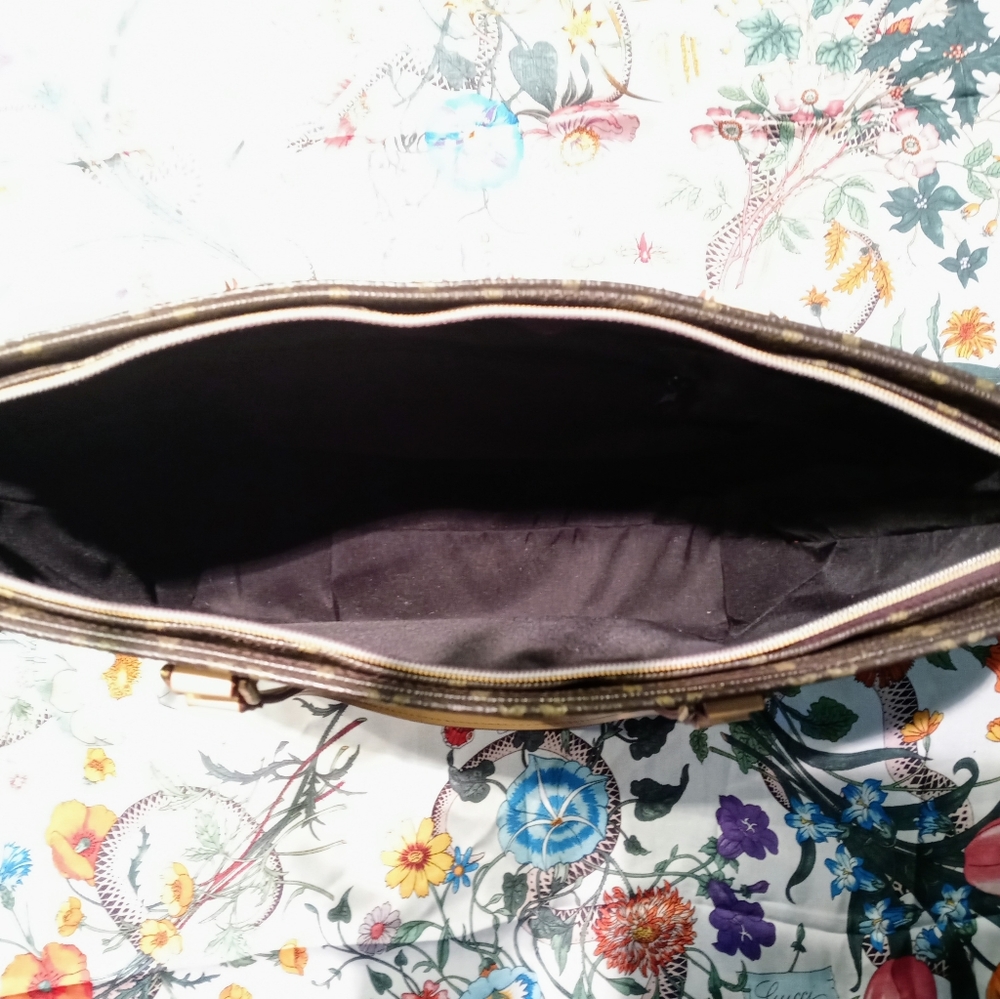 Tote Style Purse - Picture 5 of 9